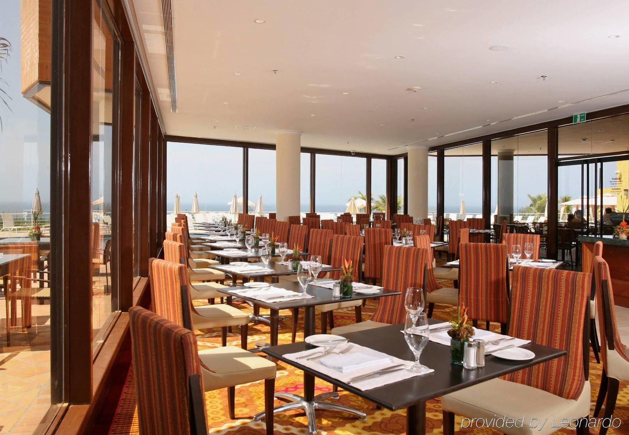 Marriott Venezuela Hotel Playa Grande Restaurant foto